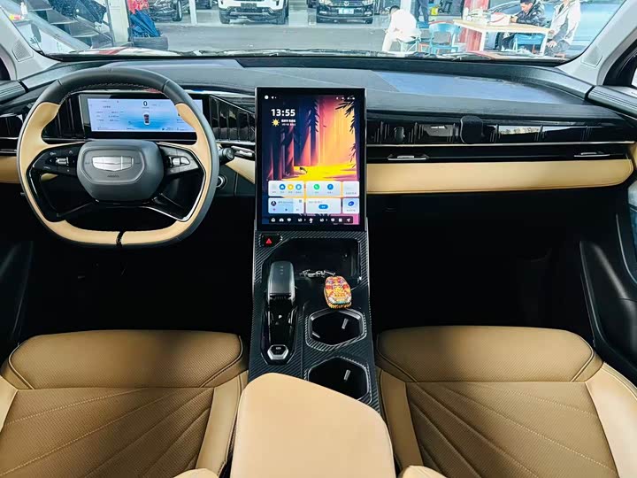 Фото 7 - Geely Atlas L