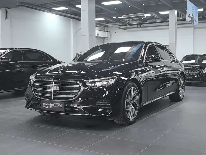 Фото 1 - Mercedes-Benz E-Class