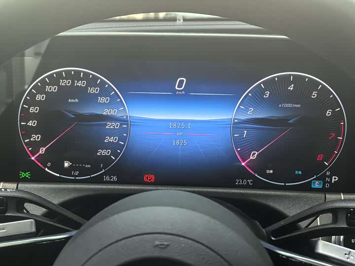 Фото 2 - Mercedes-Benz E-Class