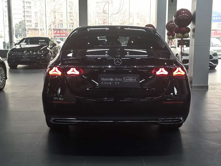 Фото 8 - Mercedes-Benz E-Class