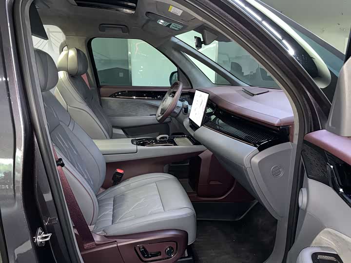 Фото 9 - Zeekr 009