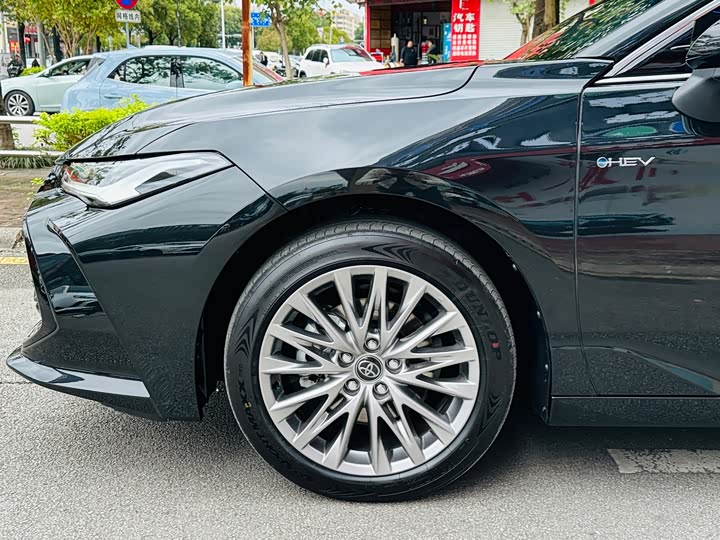 Photo 7 - Toyota Avalon