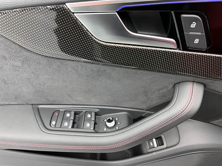 Фото 5 - Audi S4