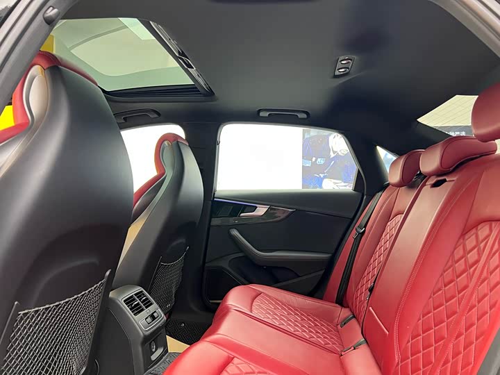 Фото 9 - Audi S4