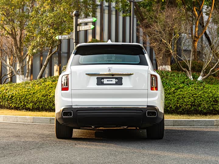 Фото 7 - Rolls-Royce Cullinan