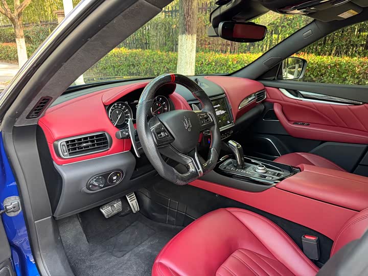 Фото 6 - Maserati Levante