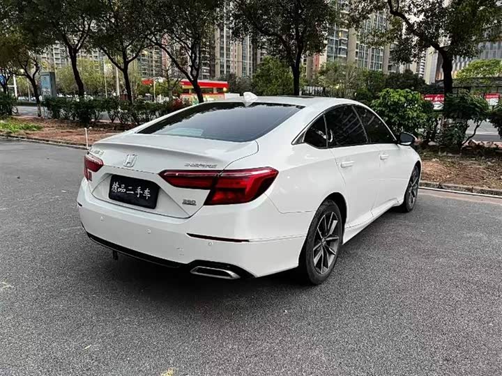 Фото 9 - Honda Inspire