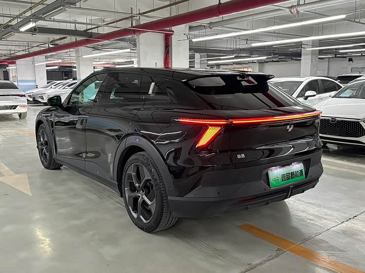 Фото 7 - Geely Jiyue 01