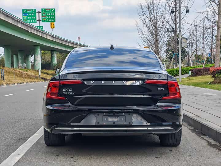 Фото 5 - Volvo S90