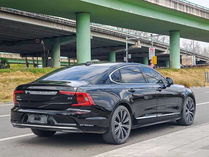Фото 6 - Volvo S90