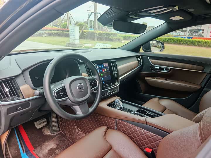 Фото 9 - Volvo S90