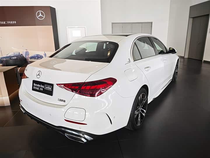 Photo 3 - Mercedes-Benz C-Class Hybrid