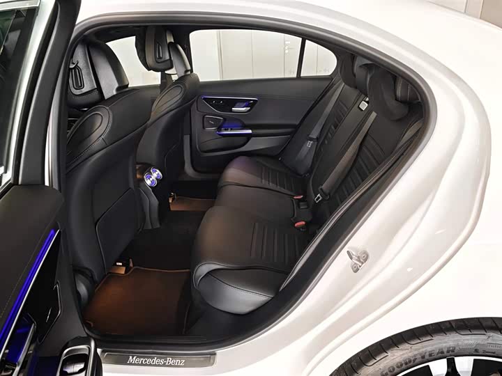 Photo 8 - Mercedes-Benz C-Class Hybrid