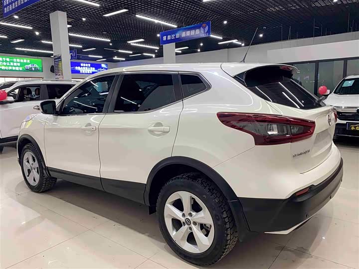 Фото 4 - Nissan Qashqai