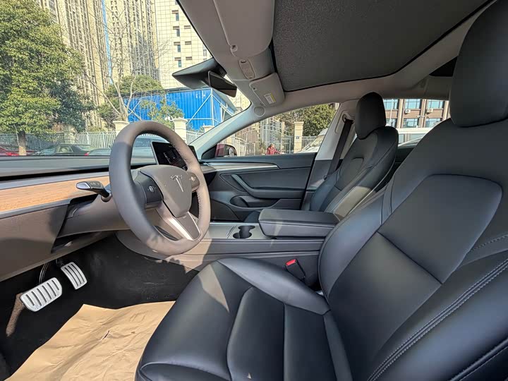 Фото 9 - Tesla Model 3