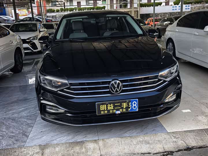 Фото 2 - Volkswagen Magotan