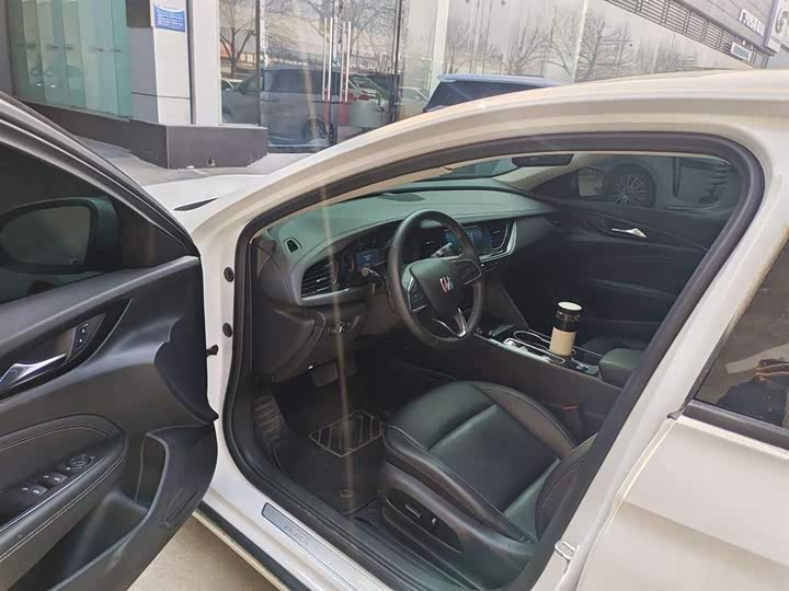 Фото 9 - Buick Regal