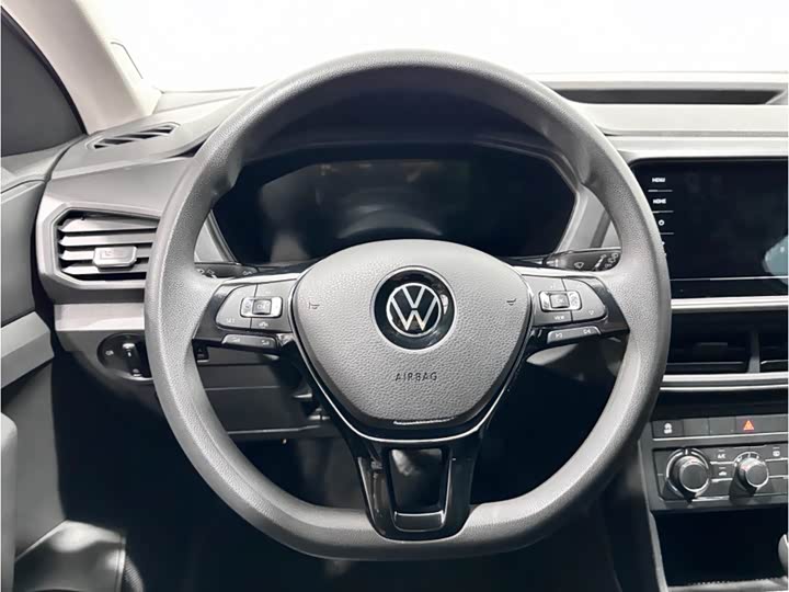 Фото 9 - Volkswagen T-Cross