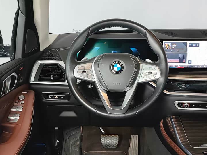 Фото 8 - BMW X7