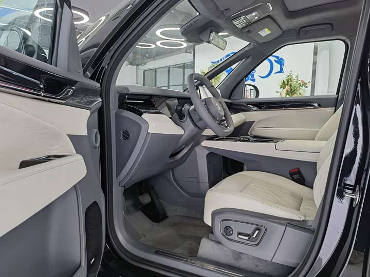 Фото 8 - Zeekr 009