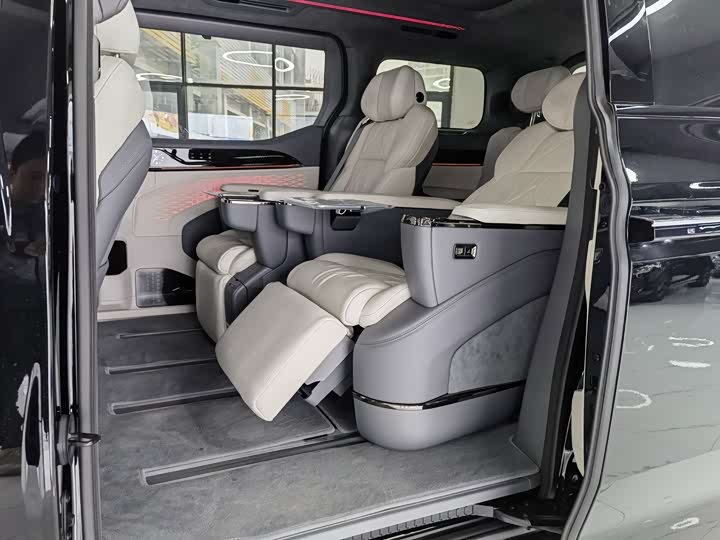 Фото 9 - Zeekr 009