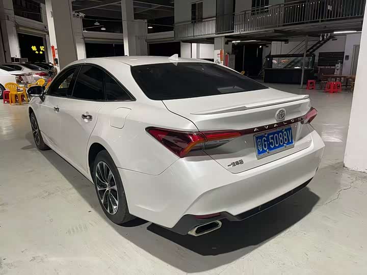 Фото 5 - Toyota Avalon