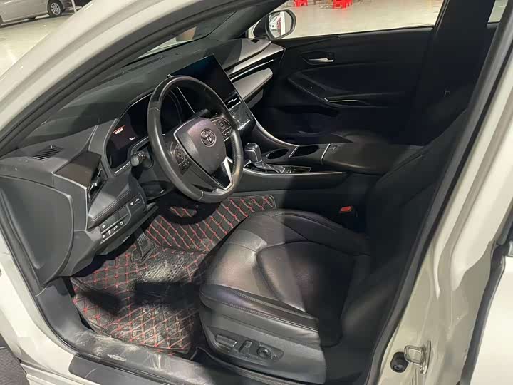 Фото 8 - Toyota Avalon