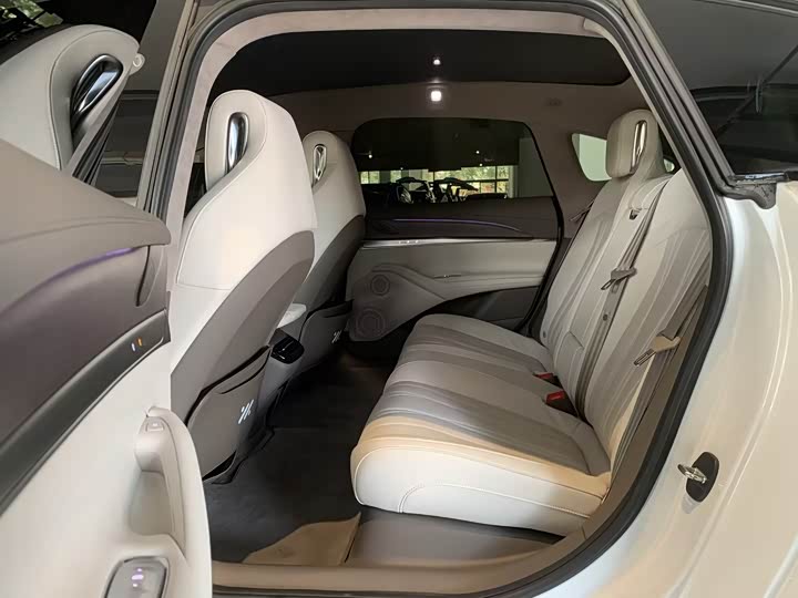 Photo 4 - IM motors L7