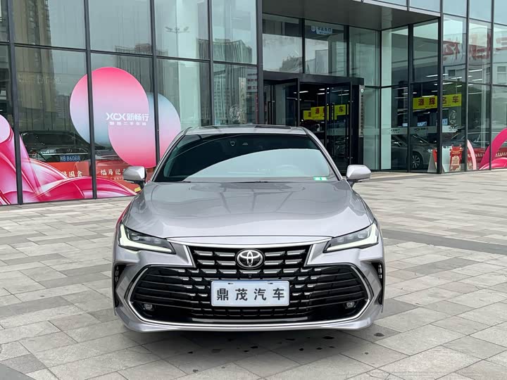 Фото 2 - Toyota Avalon