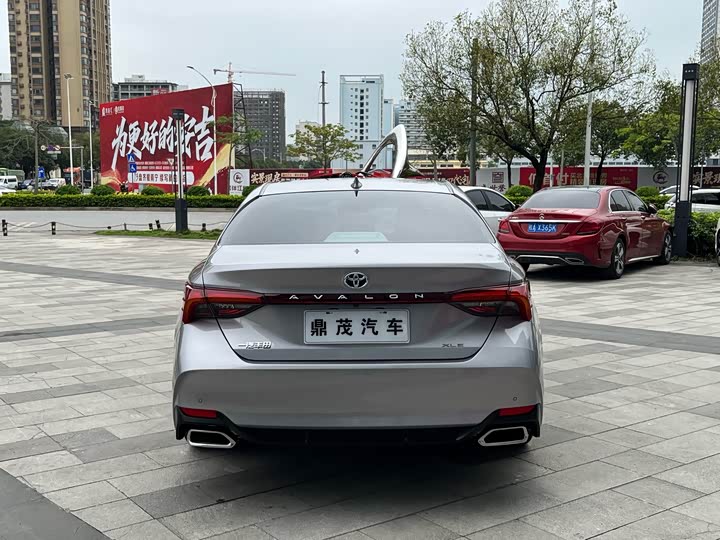 Фото 4 - Toyota Avalon