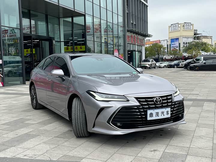 Фото 6 - Toyota Avalon