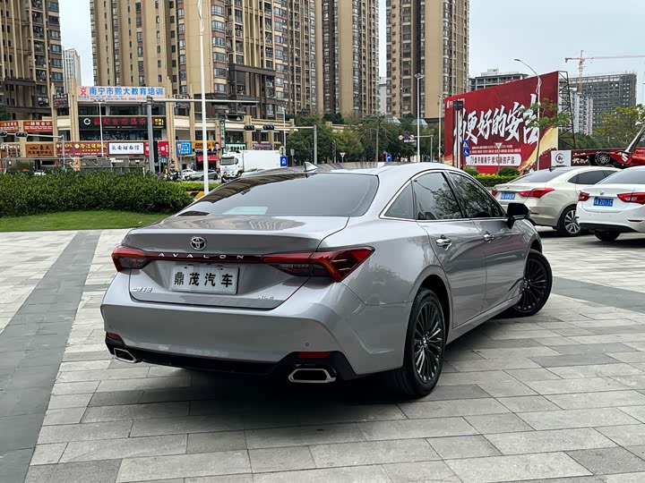 Фото 7 - Toyota Avalon