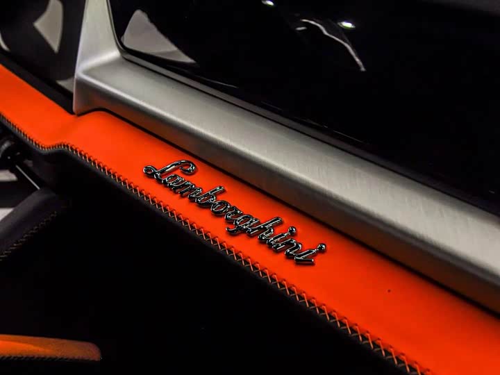 Фото 8 - Lamborghini Urus SE