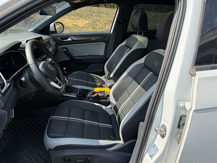 Фото 8 - Volkswagen T-Roc