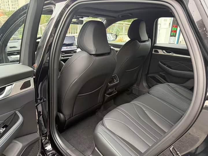 Фото 6 - Geely Preface