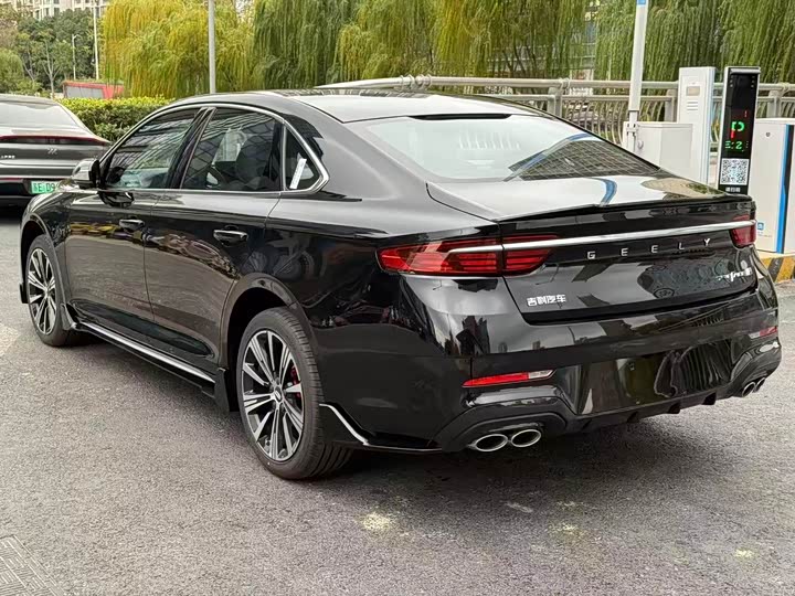 Фото 8 - Geely Preface