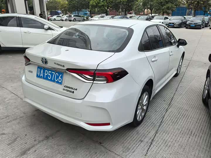 Фото 4 - Toyota Corolla