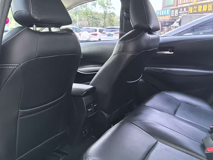 Фото 7 - Toyota Corolla