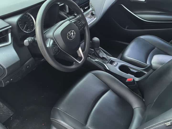 Фото 8 - Toyota Corolla