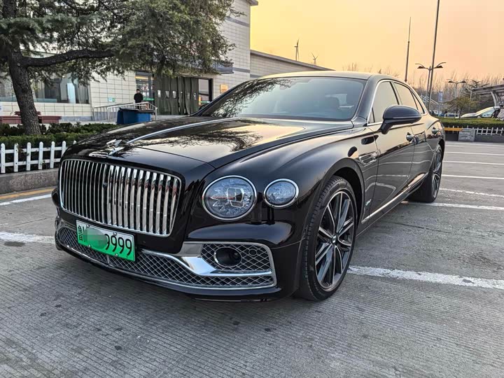 Фото 2 - Bentley Flying Spur Hybrid