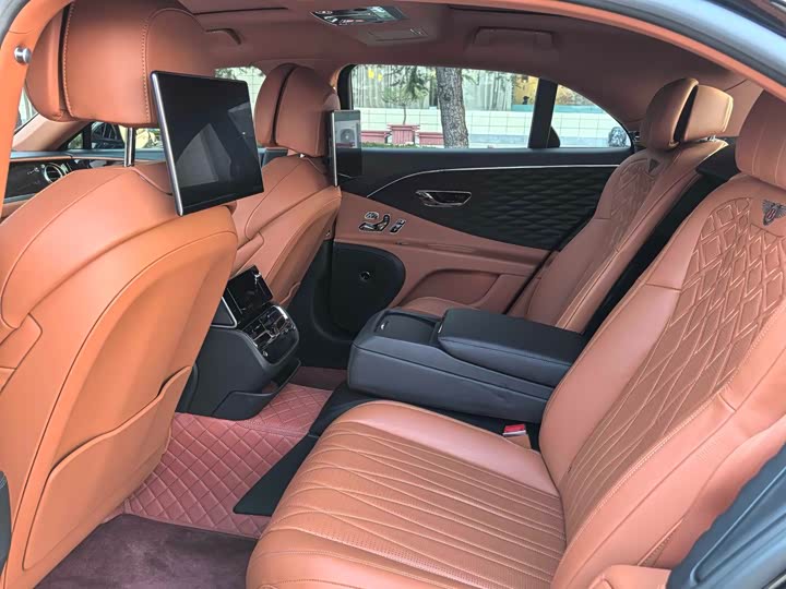 Фото 5 - Bentley Flying Spur Hybrid