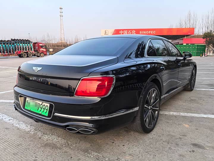Фото 7 - Bentley Flying Spur Hybrid