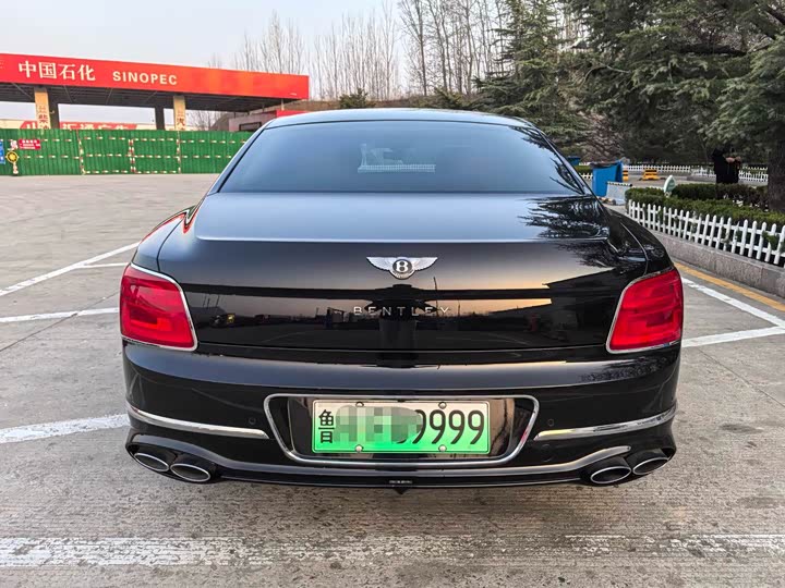 Фото 8 - Bentley Flying Spur Hybrid