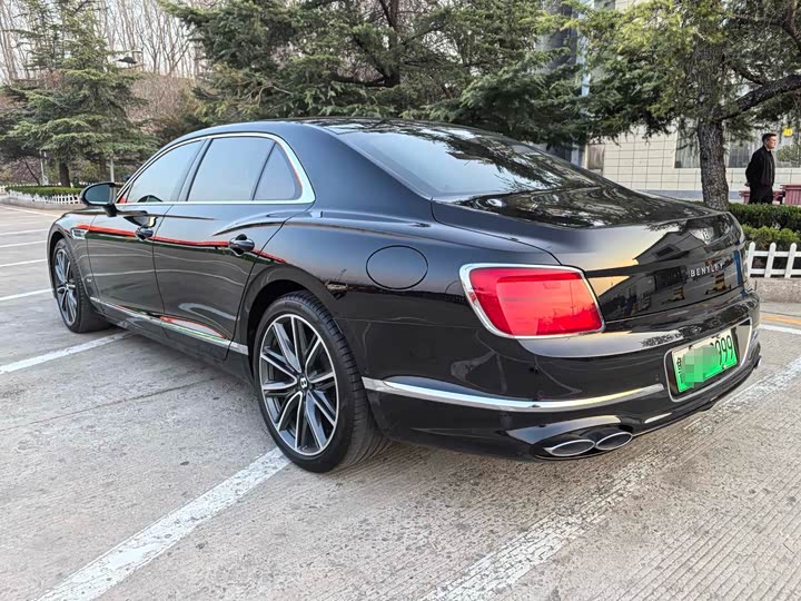 Фото 9 - Bentley Flying Spur Hybrid