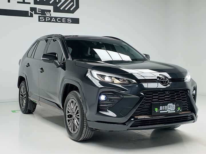 Photo 3 - Toyota Wildlander