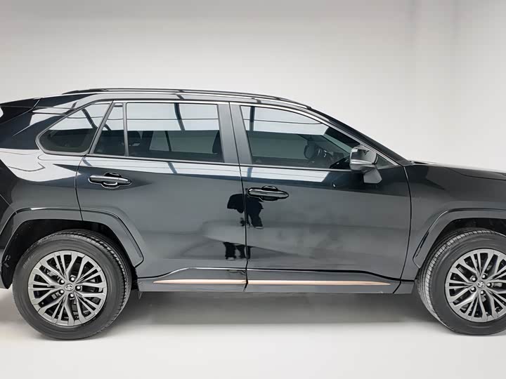 Photo 7 - Toyota Wildlander