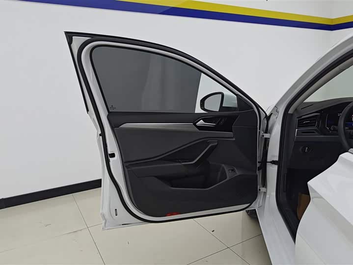 Фото 7 - Volkswagen Sagitar L