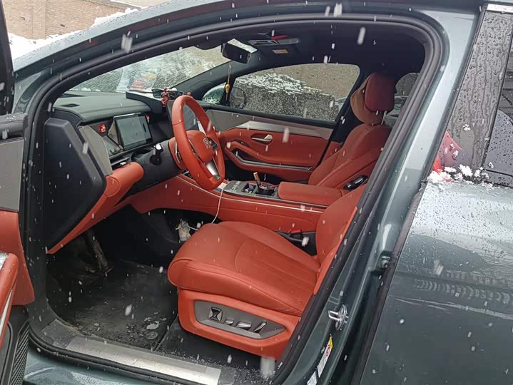 Фото 9 - BYD Tang L