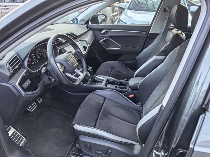 Фото 7 - Audi Q3