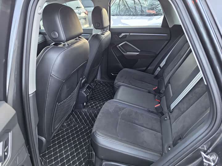 Фото 8 - Audi Q3